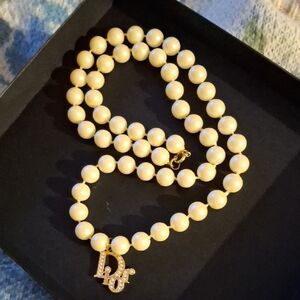 Upcycled Elegant Pearl Necklace with Gold Accents